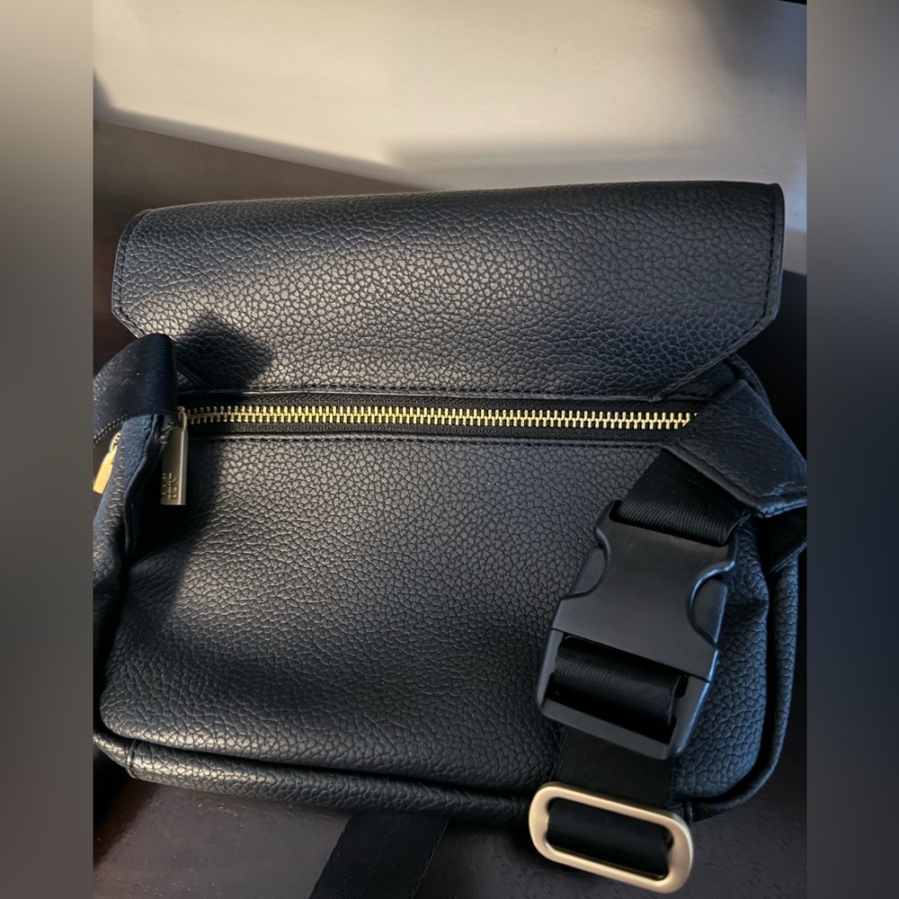 Freshly Picked Black Leather Bag - Picture 4 of 4